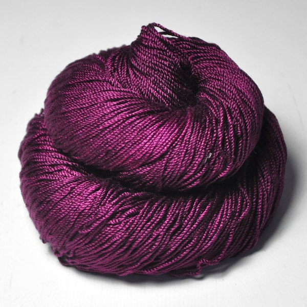 Burning fuchsia - Cordonnette Silk Fingering Yarn - Purple Hand Dyed Yarn - handgefärbte Seide  - Garn handgefärbt - DyeForYarn