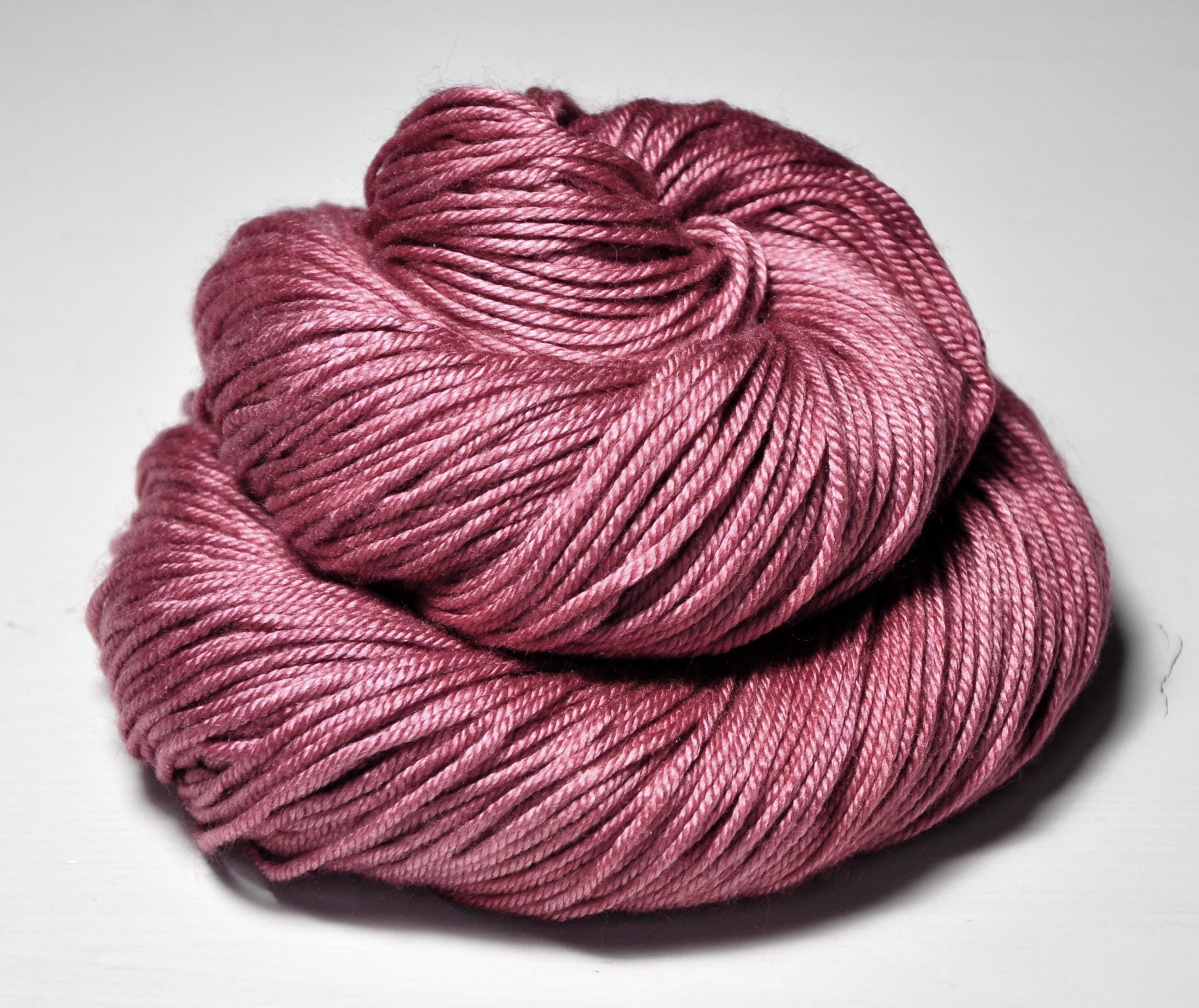 Wrinkled lips - Silk / Merino DK Yarn superwash - Hand Dyed Yarn - handgefärbte Seide - Garn handgefärbt - DyeForYarn