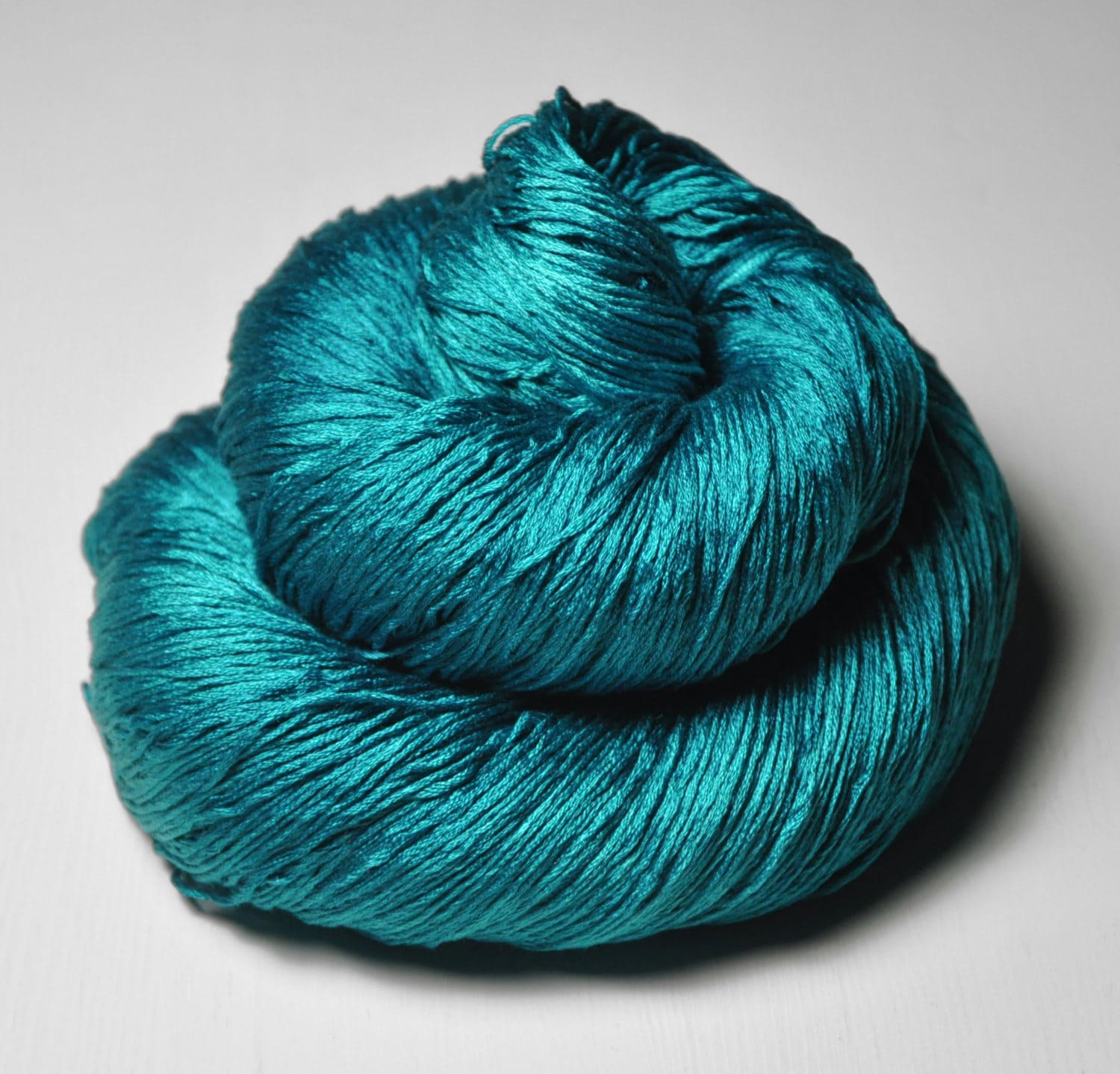 Diving into the Caribbean Sea - Silk Lace Yarn - knotty skein - Hand Dyed Yarn - handgefärbte Seide - hand dyed silk lace yarn - DyeForYarn