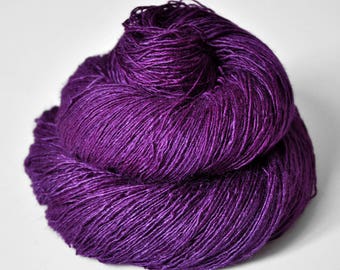Poisoned by love - Tussah Silk Lace Yarn - Hand Dyed Yarn - handgefärbte Seide - Garn handgefärbt - DyeForYarn