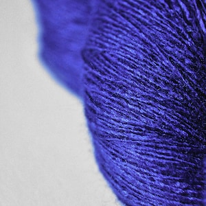 Severe Cobalt intoxication - Tussah Silk Lace Yarn - Hand Dyed Yarn - handgefärbte Seide - Garn handgefärbt - DyeForYarn