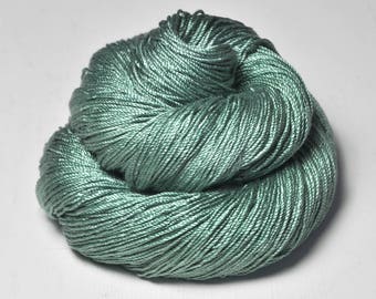 Sea grass in the sun - Cordonnette Silk - Hand Dyed Fingering Yarn - handgefärbte Seide  - Garn handgefärbt - DyeForYarn