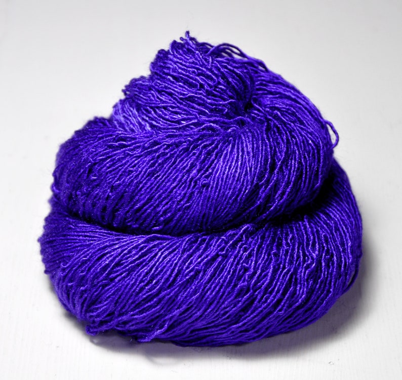 Memory of a dark tale Tussah Silk Fingering Yarn Purple Hand Dyed Yarn handgefärbte Seide Garn handgefärbt DyeForYarn image 1