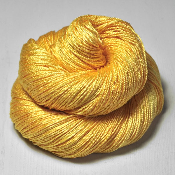 Sunny summer day - Cordonnette Silk - Hand Dyed Fingering Yarn - handgefärbte Seide  - Garn handgefärbt - DyeForYarn