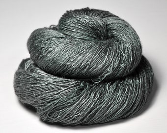 Fading Poltergeist OOAK - Tussah Silk Lace Yarn - Hand Dyed Yarn - handgefärbte Seide - Garn handgefärbt - DyeForYarn