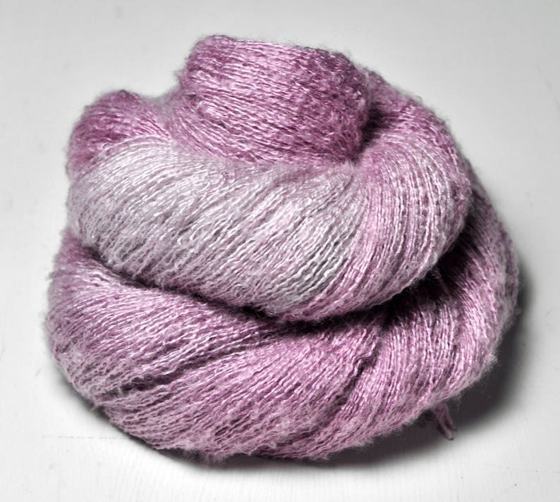 handgef\u00e4rbte Seide Purple Hand Dyed Yarn Garn handgef\u00e4rbt Silk Cashmere Fine Lace Yarn DyeForYarn Sunken in a bath of roses