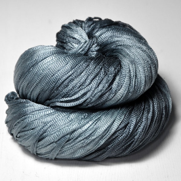 Cold steel UNIKAT - Glanz-Bändchengarn - Light Fingering Stärke - handgefärbte Seide - Garn handgefärbt - DyeForYarn