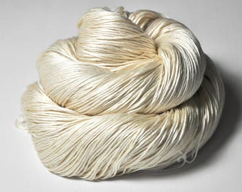 Ghost - natural undyed Silk Fingering Yarn - Garn ungefärbt - DyeForYarn