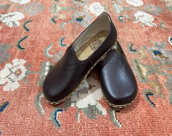 Handmade Leather Barefoot Shoes for Men, Wide Toe, Minimalist Design