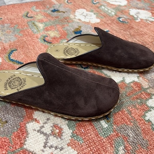 Leather Barefoot Handmade Suede Brown Slippers for Men – Natural Healthy, Wide Toe, Grounding, Breathable, Minimalist Comfortable Slippers