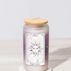 Vaso de vidrio de 16 oz con diseño de la carta del Sol, estrellas azules alegres e iluminadoras, simbolismo de los Arcanos Mayores, regalo para los amantes del Tarot.