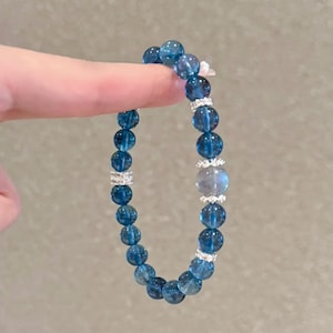 Pulseira personalizada de Gêmeos - Joia de cristal de água-marinha para comunicação e clareza, pedras de cura alinhadas ao mapa astral.