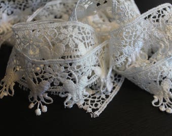 Lovely venise white lace trim