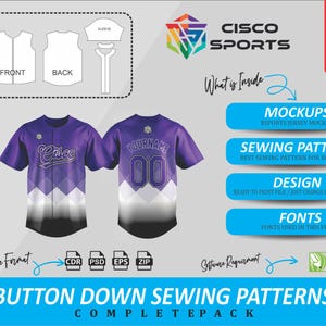Pode incluir: Um download digital de um padrão de costura de camisa de beisebol com botões. O padrão inclui uma camisa roxa e branca com o texto "Cisco" na frente e "Your Name" e o número "00" nas costas. O padrão está disponível nos tamanhos S-3XL e inclui maquetes, fontes e um arquivo de design.