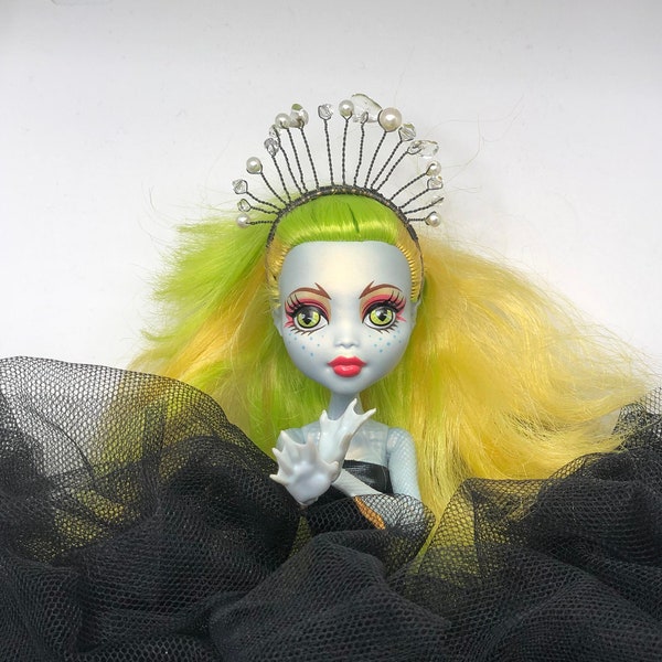 Wire headband for MH dolls, green tiara with pearls and stones, Qeen crown headpiese for Monster dolls