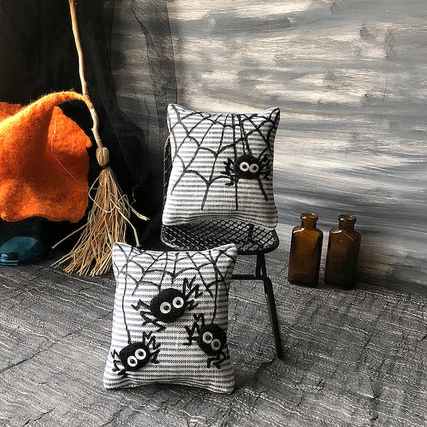 Mini pillows for dolls, spooky night decoration, dollhouse cushion, halloween spider pillow