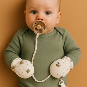 Reversible No Scratch Mittens Sewing Pattern: Easy DIY Newborn Hand Covers (PDF Pattern)