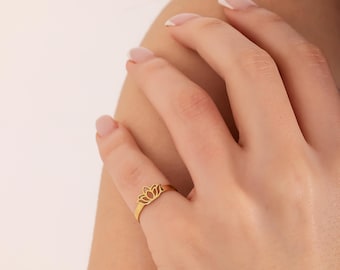 Delicate Lotus Flower Ring – Minimalist Nature-Inspired Silver Jewelry - Spiritual Lotus Ring - Dainty Gift for Mom - Elegant Lotus Jewelry