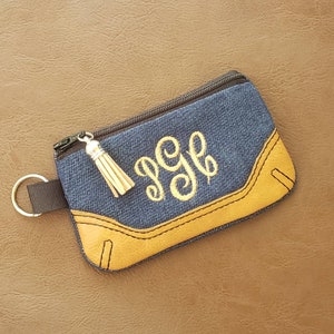 Petit ou moyen portefeuille avec initiales brodées - idées cadeaux - portefeuille en denim avec similicuir - petit porte-cartes d'identité - argent pour le déjeuner des enfants