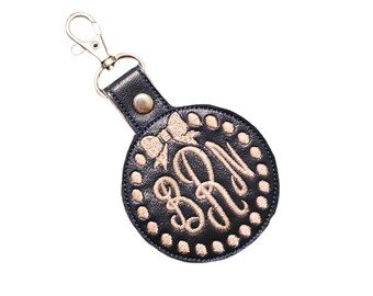 Bow and Pearls with initials handmade key fob / key holder with monogram embroidered - Birthday gift with initials - Personalized name tag