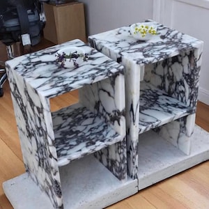 Mesita de noche de mármol Calacatta Viola – Mesita de noche artesanal