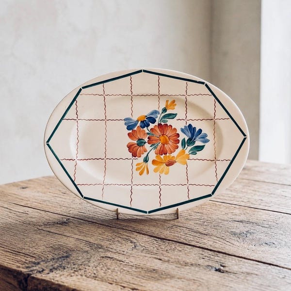 Serveerschaal met bloemenmotief, vintage HBCM Franse faience uit de jaren 1930-1940, handbeschilderde ovale schaal