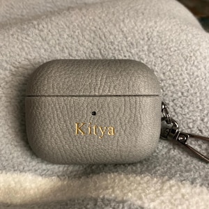 Custodia AirPods personalizzata con incisione - Custodia in vera pelle personalizzata per 1, 2, 3, 4 e Pro 1, 2 / Colori multipli / Regalo unico / Spedizione gratuita