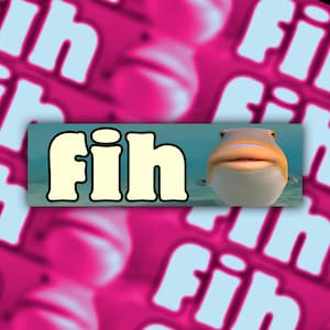 Puede incluir: Imagen de dibujos animados con un pez sonriente. La palabra "fih" est&aacute; escrita en negrita, con contorno. El fondo es un patr&oacute;n borroso de la palabra "fih" en rosa y azul claro.