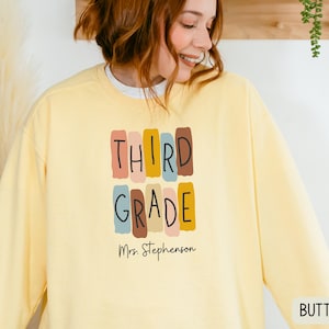 CUSTOM 3rd Grade Teacher Sweatshirt, Personalized Teacher Crewneck, Back to School Gift for Teacher Team Shirts, Third Grade Teacher Crew