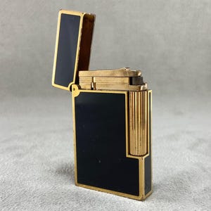 Vintage S.T. Dupont Ligne 1 – Black Lacquer Gold Tone – French Display Collectible – 1970s Accessory