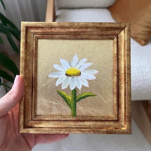 Minimalist Daisy Painting on Gold Leaf Background | White and Yellow Flower Wall Art | Framed Picture | Botanical Decor | by LifeWingsArt