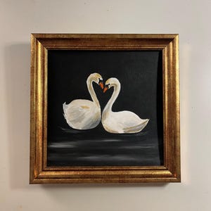 Pintura al óleo original de cisne amoroso con fondo negro reflectante, sin marco o con marco dorado de Lifewingsart, regalo de arte mural.