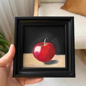 Pintura a óleo original de maçã vermelha com fundo preto, tamanho pequeno sem moldura / moldura dourada ou preta da Lifewingsart, presente de arte de parede
