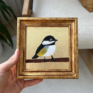 Pintura original de pássaro chapim-real com fundo de folha de ouro, sem moldura ou com moldura dourada da Lifewingsart, presente de arte de parede