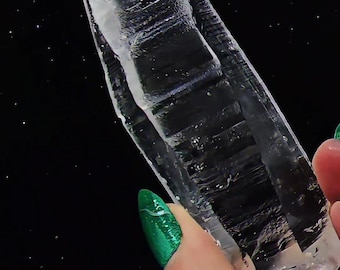 Mondo Lemurian Quartz Crystal – Strong Horizontal Striations, Natural Termination