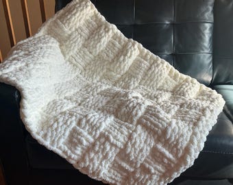 Soft Chunky Knit White Basketweave Blanket