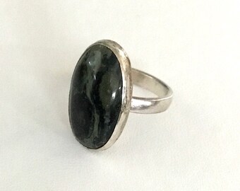 Anillo de plata esterlina Kambaba Jasper Cabochon Anillo Tamaño 7.5 Boho Joyería Regalo para ella