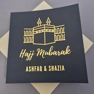 Carta Hajj Mubarak personalizzata in oro, carta Hajj Mubarak in oro, carta Hajj personalizzata, carta Hajj di lusso, carta Hajj Mubarak