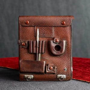 Antike Leder-Kartentasche – Zeitlose Eleganz & Abenteuer