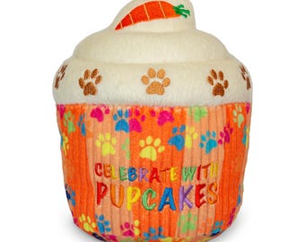 Peluche para perros YipNPlay Carrot Pupcake - Cupcake de pana suave y chirriante, juguete duradero bordado para mascotas para jugar y sentirse cómodo, regalo para cachorros