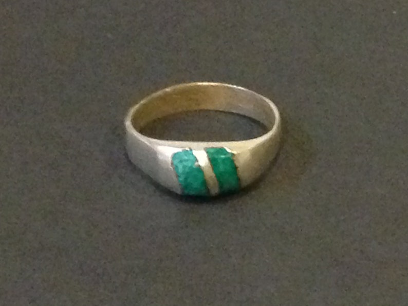 Green Stone .925 Silver Ring *FREE SHIPPING*