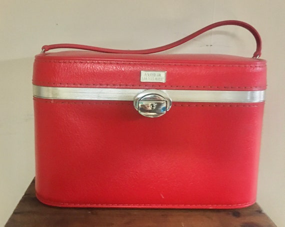 1950s Amelia Earhart Makeup Train Case Trunk *FREE
