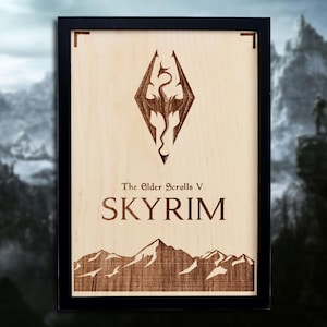 Impresión de madera grabada de Skyrim, arte mural de Elder Scrolls, decoración de videojuegos, regalo de Skyrim para él, póster de Dragonborn, regalo de videojuegos hecho a mano