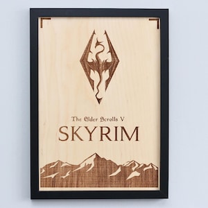 Houten gegraveerde print Skyrim, Elder Scrolls-muurkunst, decor videogame, Skyrim-cadeau voor hem, Dragonborn-poster, handgemaakt gamingcadeau