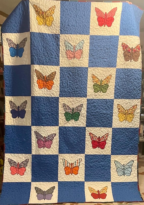 Butterflies Vintage Quilt -Twin
