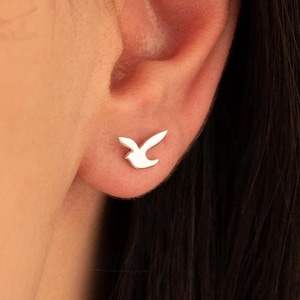 Minimalist Dainty Bird Stud Earrings,Stud Earrings, Hypoallergenic Silver Earrings, Birdearing, Sleeper Earrings, Gift For Bff, Animal Studs