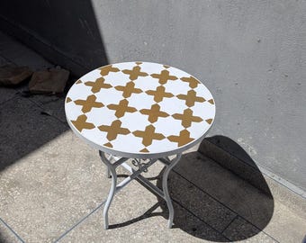 Mesa de mosaico Zellige verde feita à mão sob encomenda: Mesa de azulejos de cerâmica marroquina