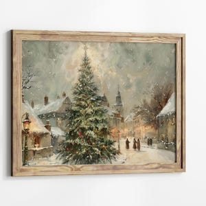 Peut inclure: Peinture de sc&egrave;ne de No&euml;l vintage encadr&eacute;e. Un grand sapin de No&euml;l d&eacute;cor&eacute; se dresse au centre d'une place de ville enneig&eacute;e. Des b&acirc;timents bordent la rue et des personnages marchent le long de la route. La peinture est dans un cadre en bois.