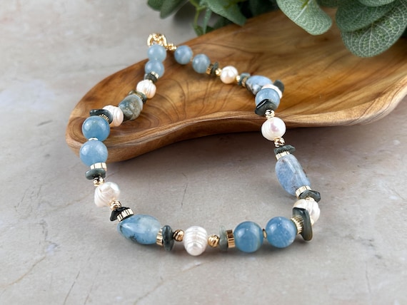 Aquamarine and pearls necklace