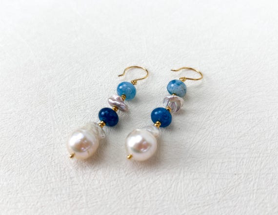 Barocco pearl and blue gemstones earrrings